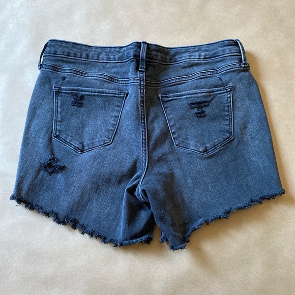 Distressed black cut off shorts• Wmns Size 8 - Picture 2 of 3